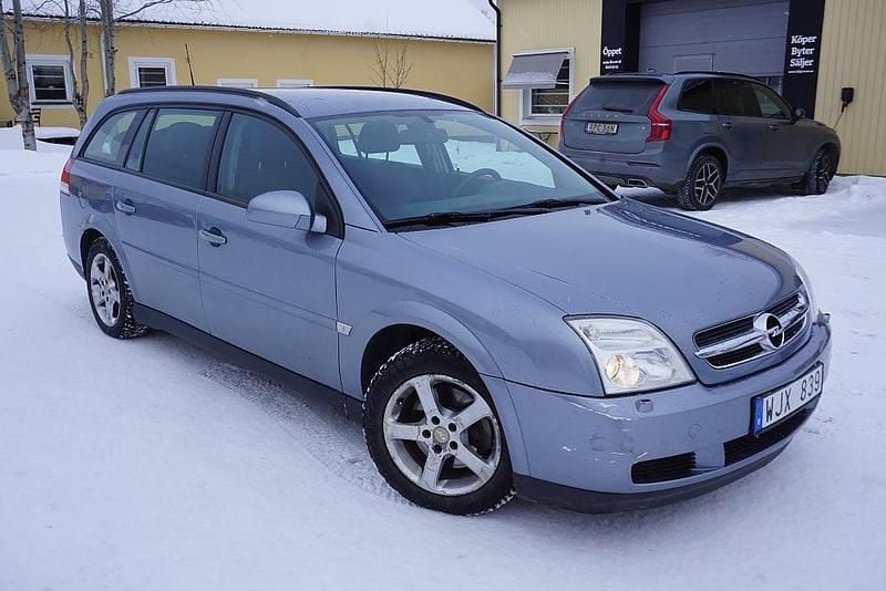 Begagnad Opel Vectra 175 HK (128 kW) 2004 Grå Kombi
