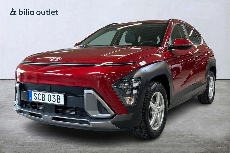 Röd Begagnad 2024 Hyundai Kona Essential SUV | 279 900 kr (Marknadspris) - Bild 1/3