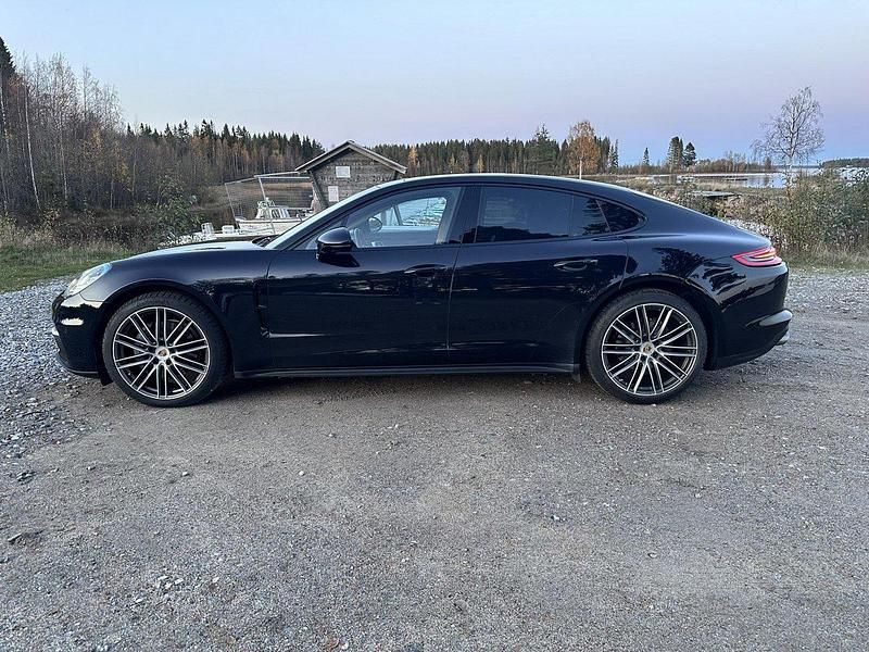 Svart Begagnad 2017 Porsche Panamera 4S Sport Sedan | 490 000 kr - Bild 1/4