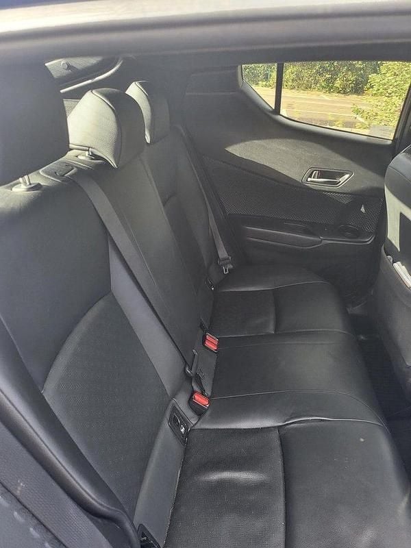 Begagnad 2018 Toyota C-HR Edition SUV | 195 000 kr (Marknadspris) - Bild 1/4