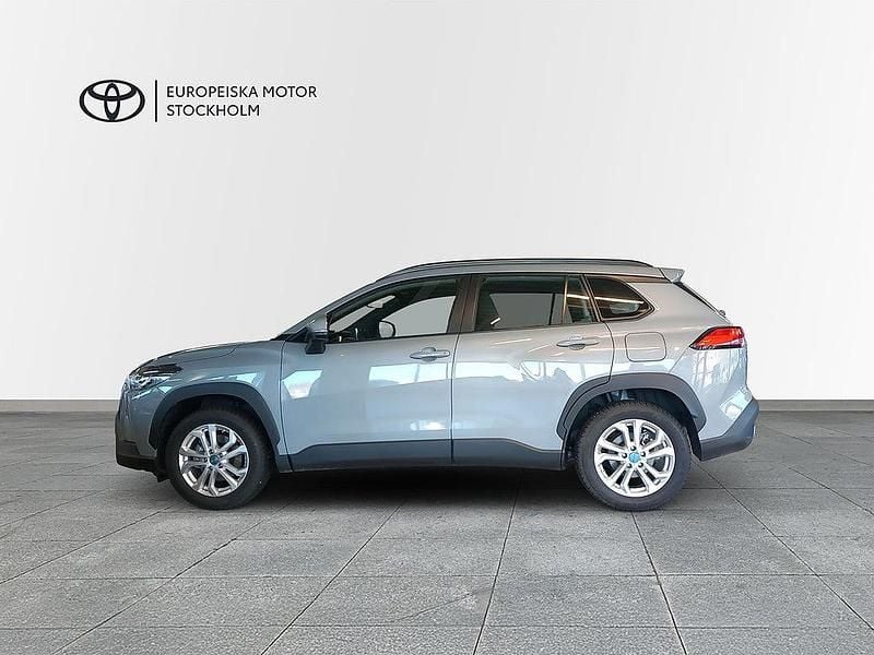 Begagnad Toyota Corolla Cross Active 140 HK (102 kW) 2025 Grå SUV