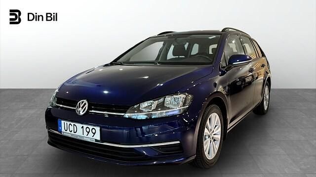 Mörkblå Begagnad 2018 VW Golf VII Sedan | 154 900 kr (Marknadspris) - Bild 1/4