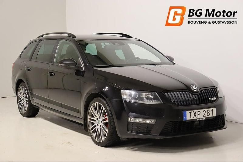 Svart Begagnad 2015 Skoda Octavia RS Kombi | 114 900 kr (Bra pris) - Bild 1/3