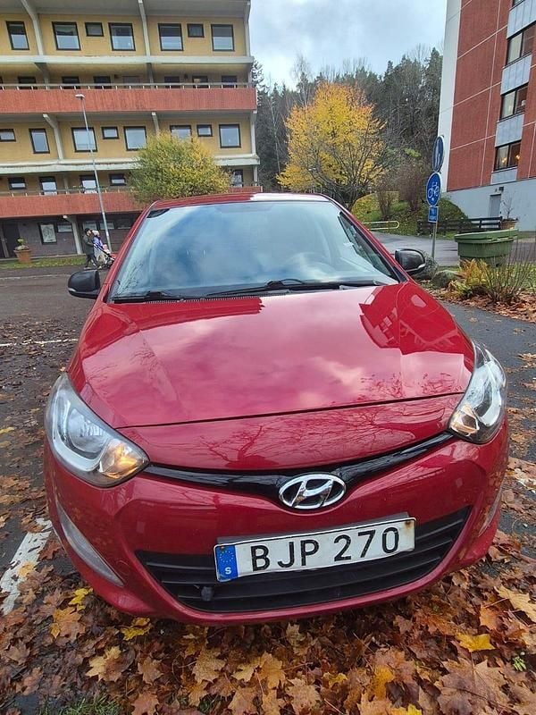 Begagnad 2015 Hyundai i20 Halvkombi | 36 000 kr (Superpris) - Bild 1/4