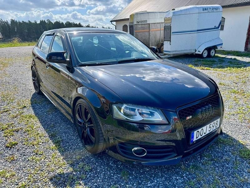 Svart Begagnad 2009 Audi S3 Sport Halvkombi | 149 900 kr (Marknadspris) - Bild 1/4