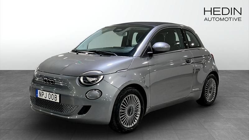 Svart Begagnad 2022 Fiat 500e Icon Halvkombi | 199 900 kr (Marknadspris) - Bild 1/4