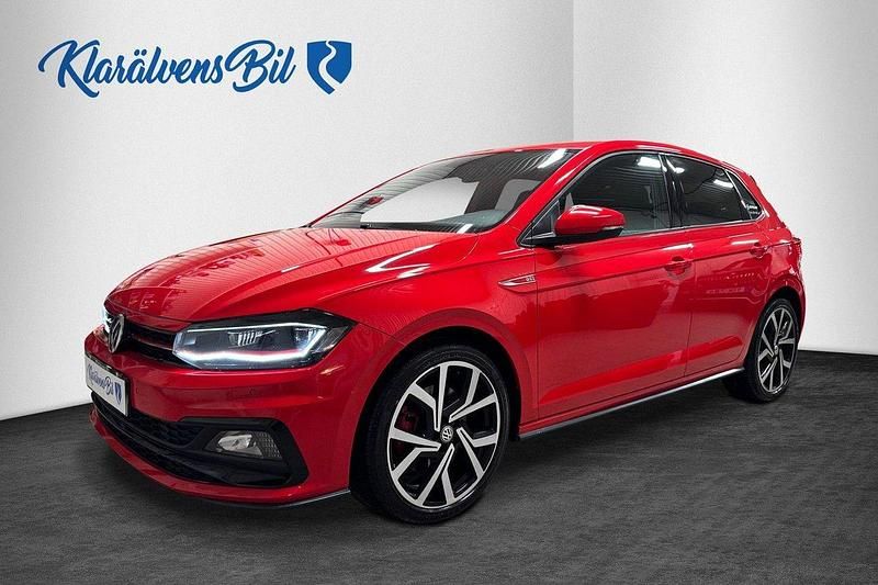 Röd Begagnad 2018 VW Polo Beats Halvkombi | 199 900 kr - Bild 1/4