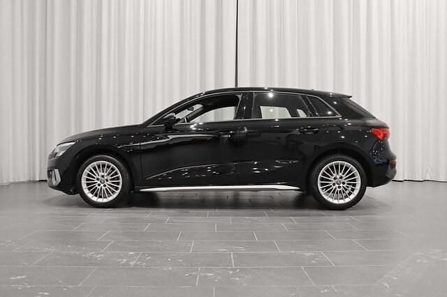 Begagnad Audi A3 Advanced Plus 150 HK (110 kW) 2020 Brilliantsvart Sedan