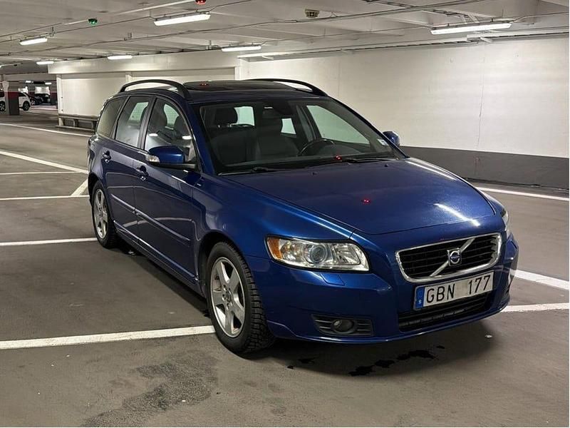 Begagnad 2008 Volvo V50 Momentum Kombi | 29 900 kr (Bra pris) - Bild 1/4