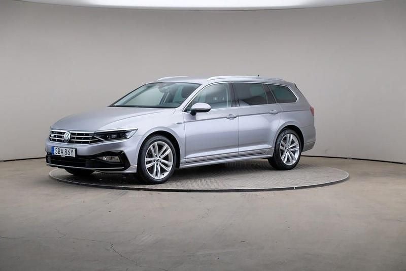 Silver Begagnad 2021 VW Passat GT Kombi | 249 000 kr (Superpris) - Bild 1/4