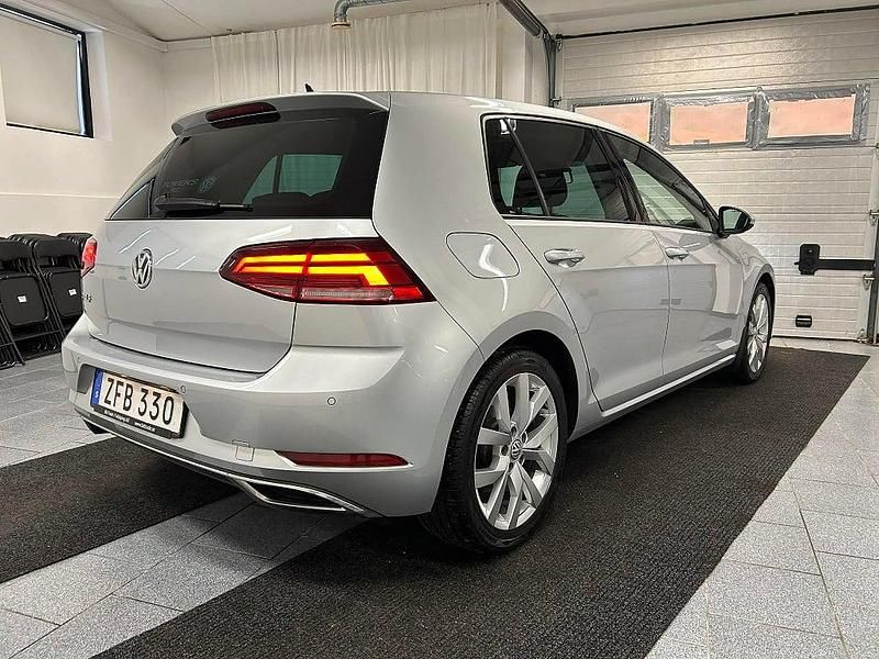 Begagnad VW Golf VII 2018 Silver