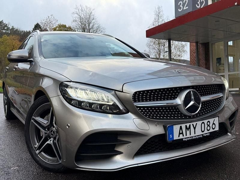 Silver Begagnad 2018 Mercedes C220 Kombi | 239 900 kr (Superpris) - Bild 1/4