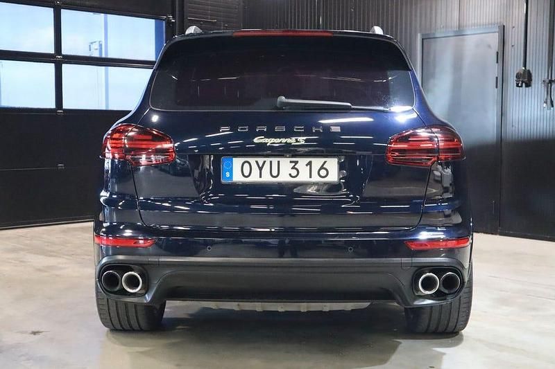 Begagnad Porsche Cayenne S E-Hybrid Sport 417 HK (306 kW) 2015 Blå SUV