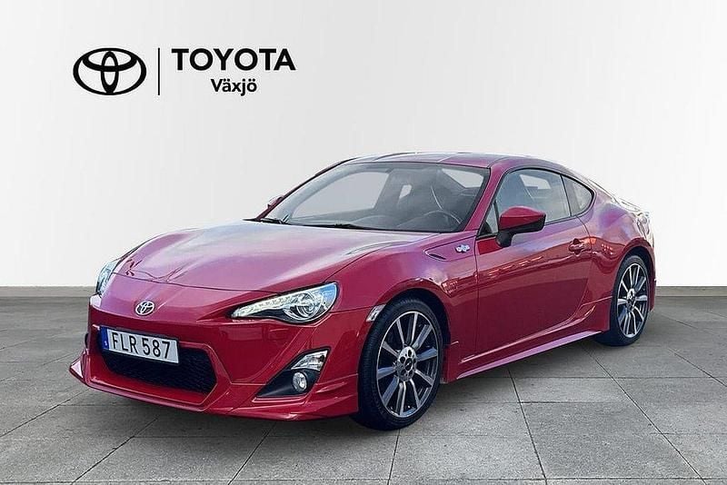 Röd Begagnad 2015 Toyota GT86 GT Sportkupé | 259 000 kr - Bild 1/4