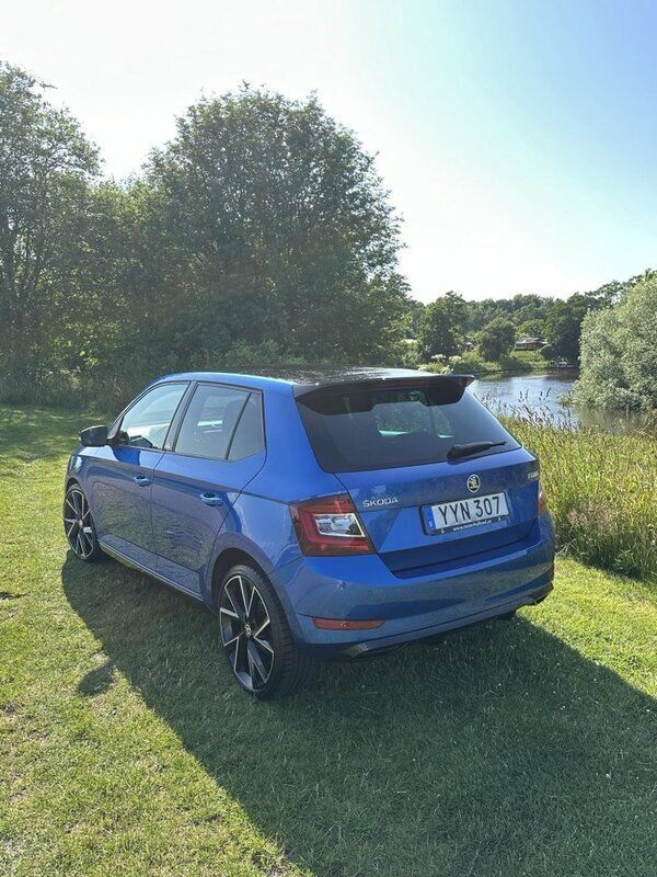 Blå Begagnad 2019 Skoda Fabia Monte Carlo Halvkombi | 150 000 kr (Lite dyr) - Bild 1/4