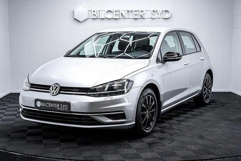 Begagnad VW Golf VII IQ Drive 116 HK (85 kW) 2019 Silver Halvkombi