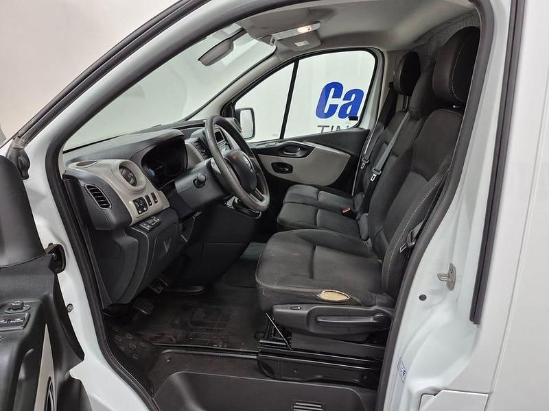 Begagnad Renault Trafic 121 HK (88 kW) 2019 Vit Minibuss