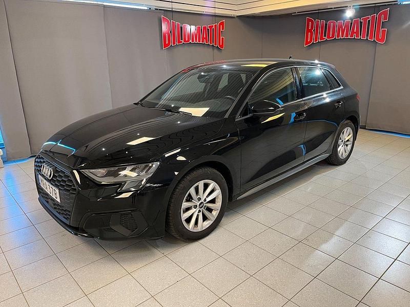 Svart Begagnad 2023 Audi A3 Sport Halvkombi | 259 900 kr (Marknadspris) - Bild 1/4