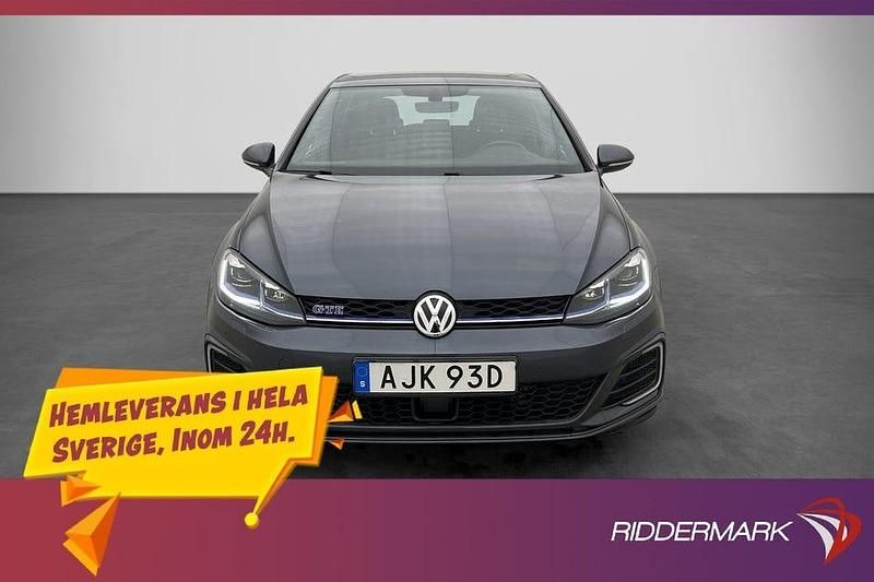 Begagnad VW Golf VIII GTE 204 HK (150 kW) 2019 Mörkblå Halvkombi