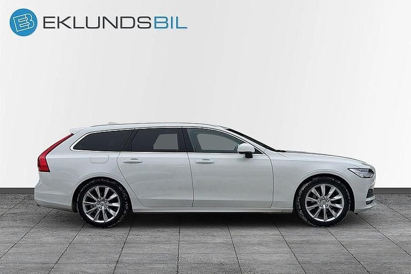 Begagnad Volvo V90 Momentum 190 HK (139 kW) 2019 Vit Kombi