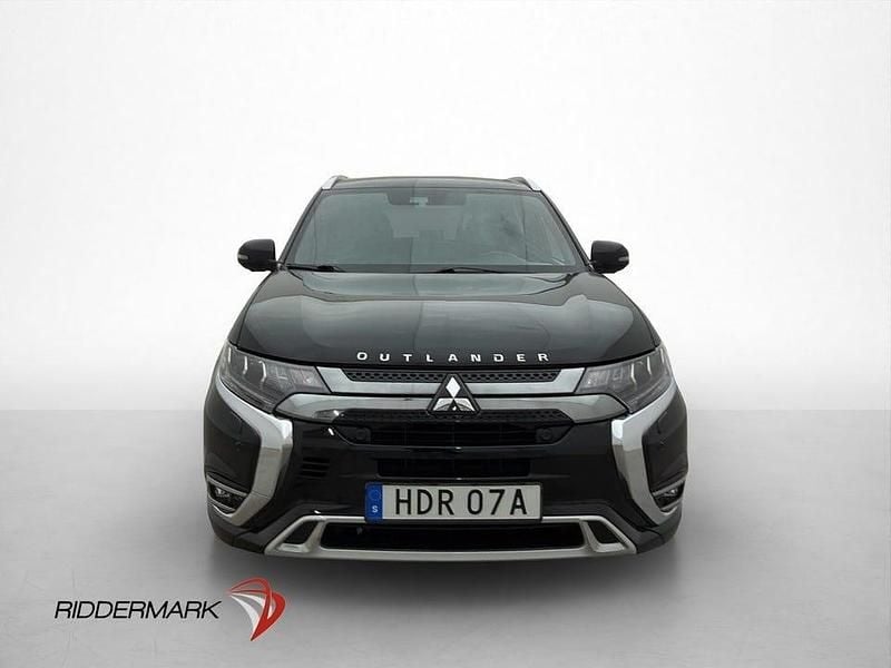 Begagnad Mitsubishi Outlander 224 HK (164 kW) 2020 Svart SUV