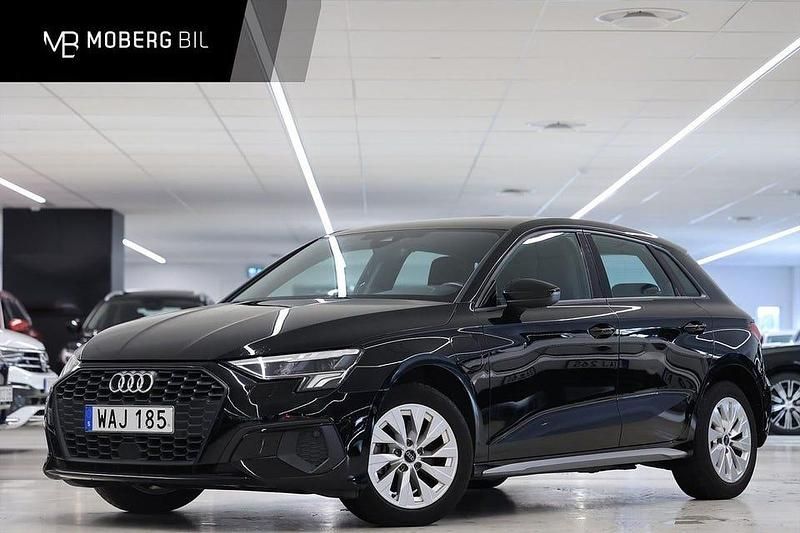 Svart Begagnad 2023 Audi A3 Sportback Comfort Halvkombi | 279 900 kr - Bild 1/2