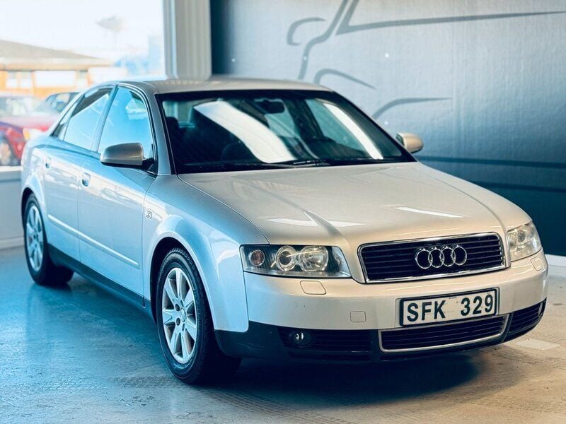 Silver Begagnad 2000 Audi A4 Sedan | 24 900 kr (Lite dyr) - Bild 1/3