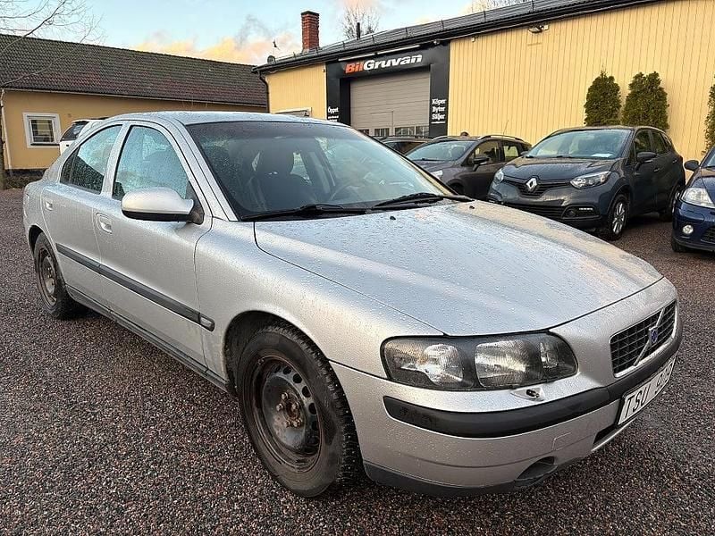 Begagnad Volvo S60 140 HK (102 kW) 2002 Grå Sedan