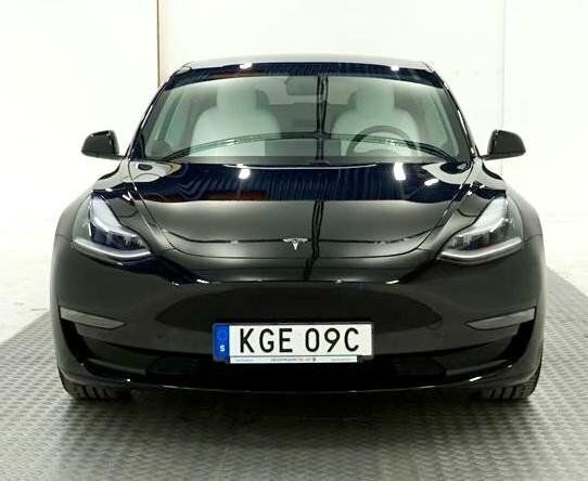 Svart Begagnad 2019 Tesla Model 3 Long Range Sedan | 260 000 kr (Marknadspris) - Bild 1/4
