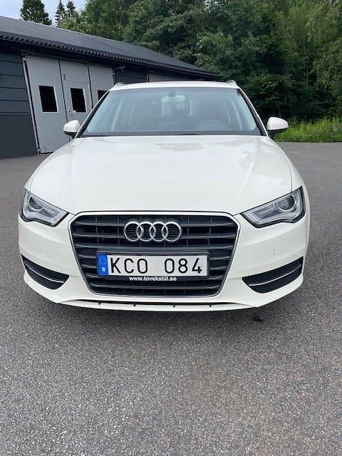 Begagnad 2014 Audi A3 Sportback Comfort Halvkombi | 110 000 kr (Marknadspris) - Bild 1/4