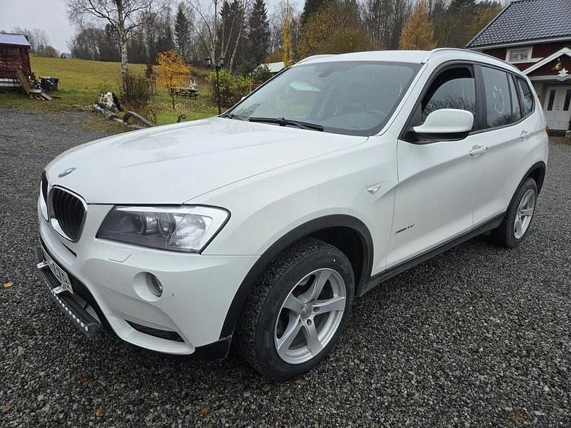 Vit Begagnad 2013 BMW X3 SUV | 105 000 kr (Bra pris) - Bild 1/4