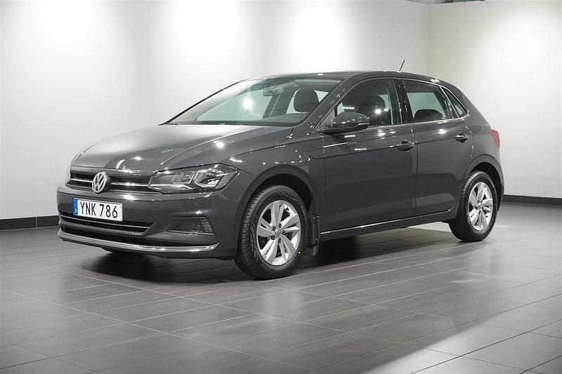 Mörkgrå Begagnad 2018 VW Polo Comfortline Halvkombi | 129 800 kr (Marknadspris) - Bild 1/4