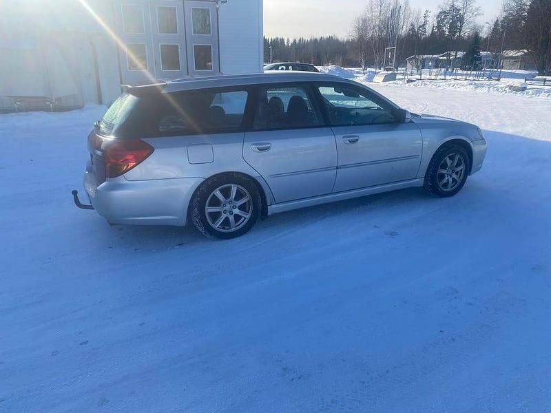 Begagnad Subaru Legacy 165 HK (121 kW) 2005 Kombi