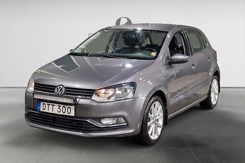 Mörkgrå Begagnad 2014 VW Polo Halvkombi | 114 900 kr (Marknadspris) - Bild 1/3