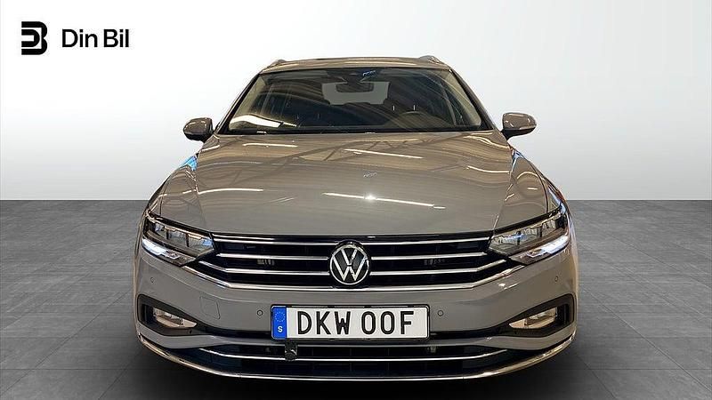 Begagnad VW Passat 200 HK (147 kW) 2022 Moonstone grey Kombi