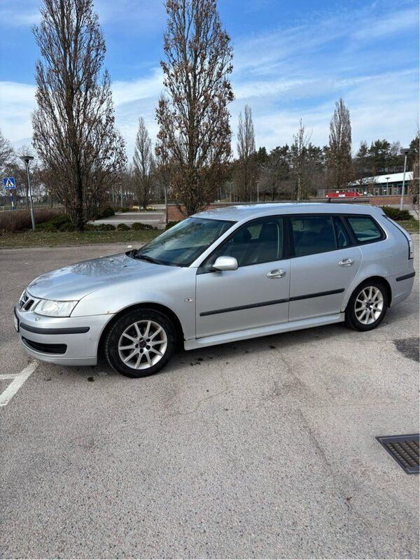 Grå Begagnad 2006 Saab 9-3 Linear Kombi | 20 000 kr - Bild 1/4