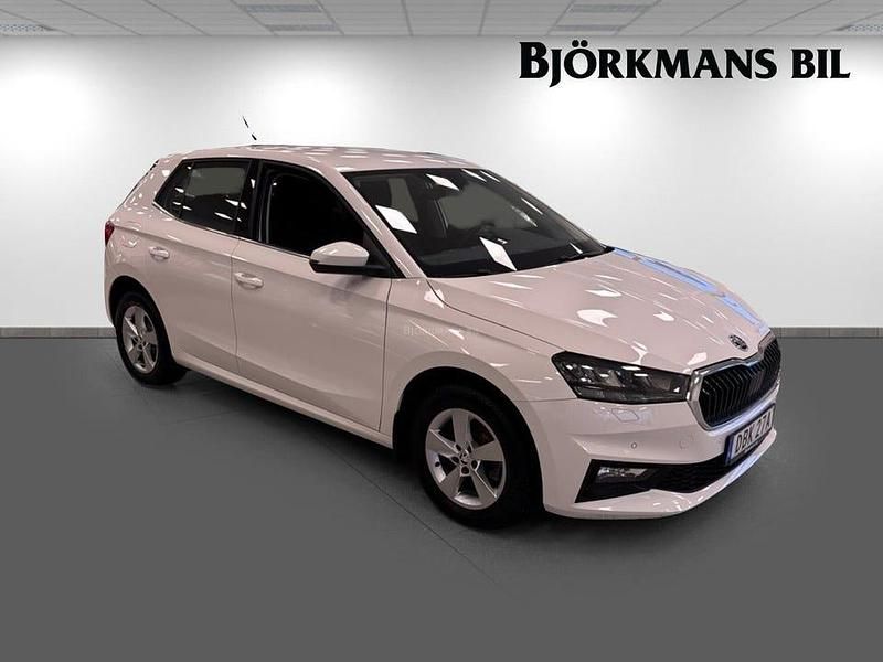 Begagnad Skoda Fabia 110 HK (80 kW) 2022 Vit Halvkombi