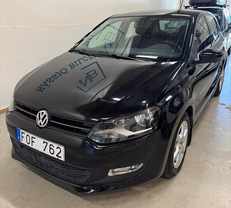 Svart Begagnad 2010 VW Polo Halvkombi | 94 900 kr (Lite dyr) - Bild 1/4