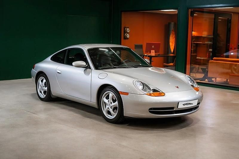 Ljusgrå Begagnad 1998 Porsche 911 Carrera | 479 900 kr - Bild 1/4