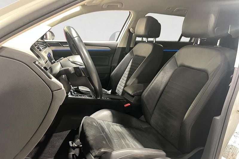 Begagnad VW Passat GTE 218 HK (160 kW) 2017 Vit Kombi