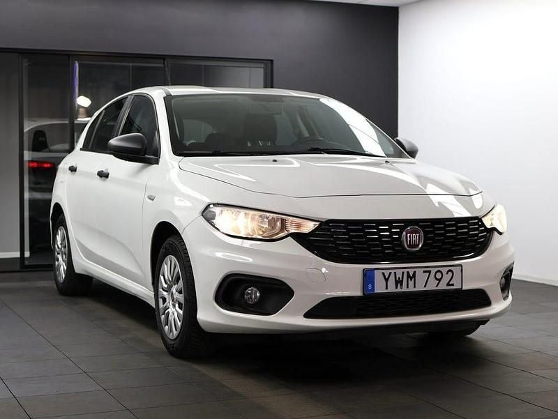 Begagnad Fiat Tipo 97 HK (71 kW) 2018 Vit Halvkombi