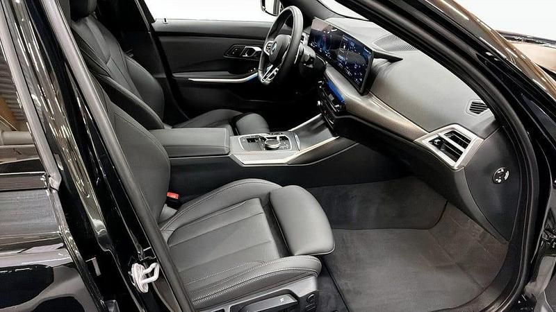 Begagnad BMW 330 Comfort Edition 292 HK (214 kW) 2025 Svart Kombi