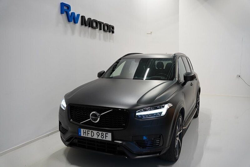 Svart Begagnad 2021 Volvo XC90 R-Design SUV | 489 800 kr (Bra pris) - Bild 1/4