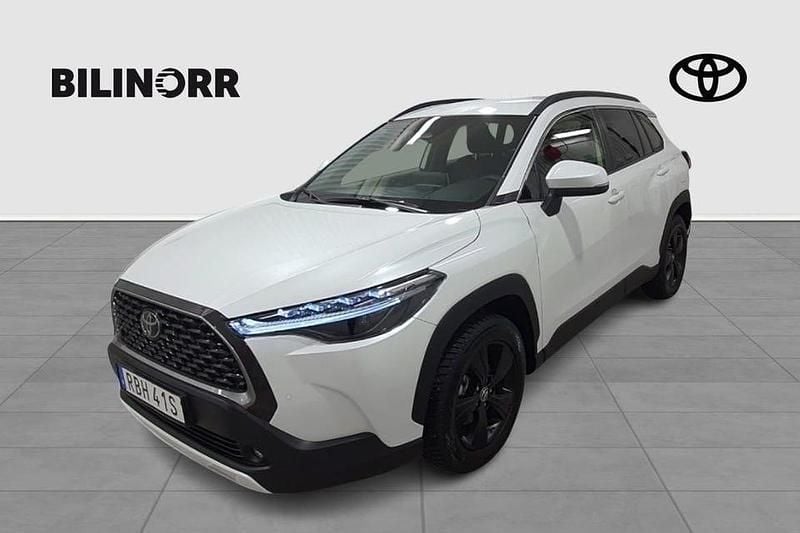 Begagnad Toyota Corolla Cross Style 200 HK (147 kW) 2024 Vit SUV