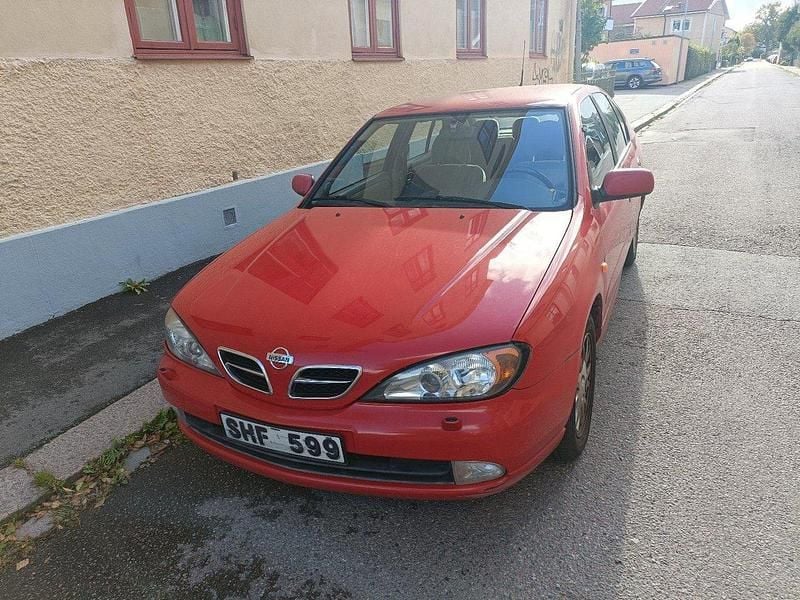 Röd Begagnad 2001 Nissan Primera Halvkombi | 5 000 kr - Bild 1/3
