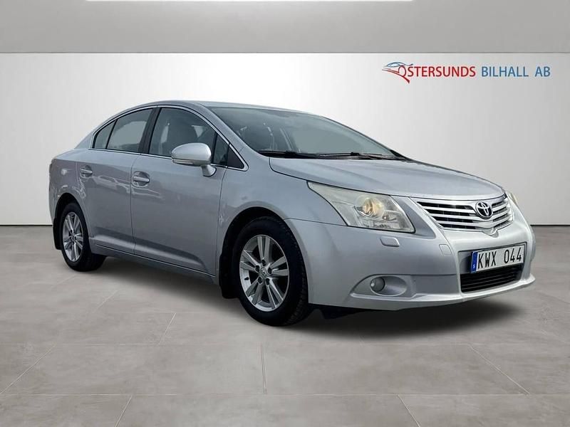 Silver Begagnad 2011 Toyota Avensis Business Edition Sedan | 64 900 kr (Marknadspris) - Bild 1/4