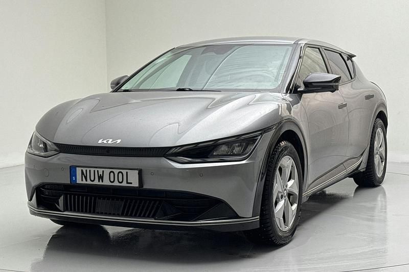 Grå Begagnad 2023 Kia EV6 Plus SUV | 344 900 kr (Superpris) - Bild 1/4