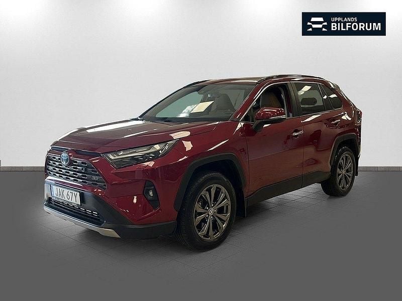 Röd Begagnad 2023 Toyota RAV4 Hybrid Executive SUV | 429 000 kr (Marknadspris) - Bild 1/4