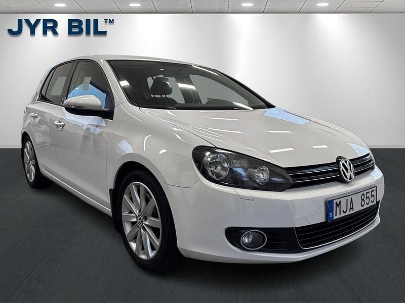 Vit Begagnad 2010 VW Golf VI GT Halvkombi | 119 700 kr (Dyr) - Bild 1/4