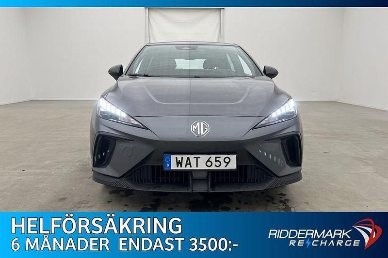 Begagnad MG MG4 EV 125 kW (170 HK) 2023 Grå Halvkombi